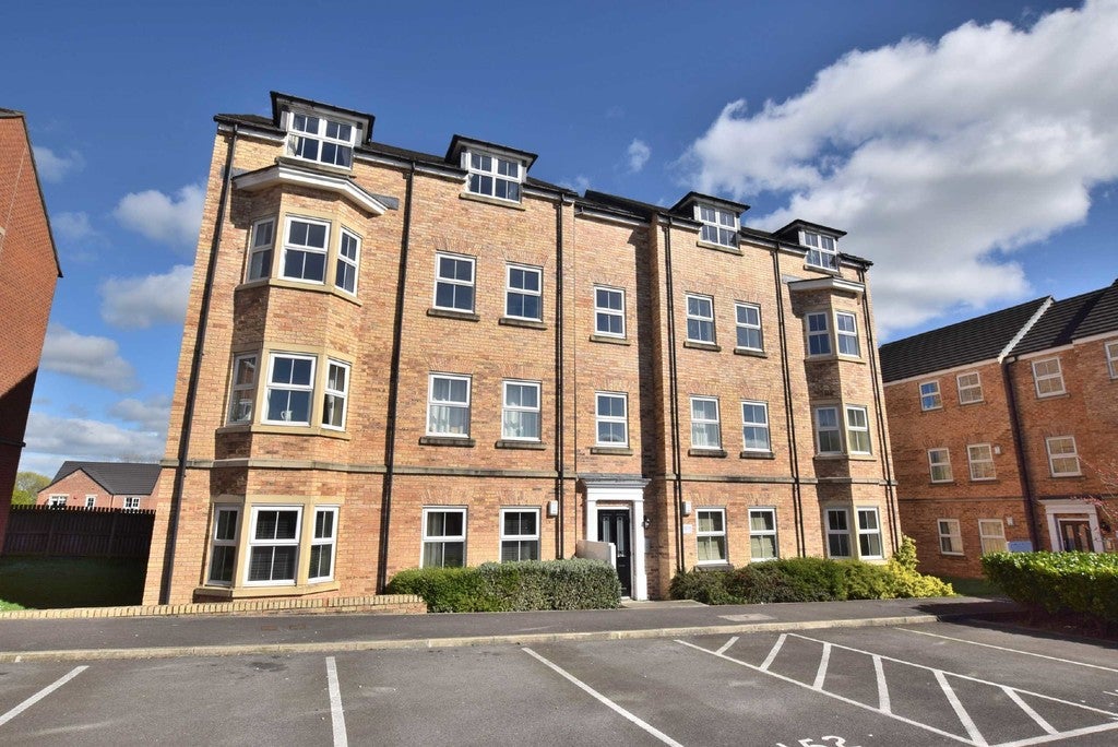 Flat Chepstow Close in Colburn