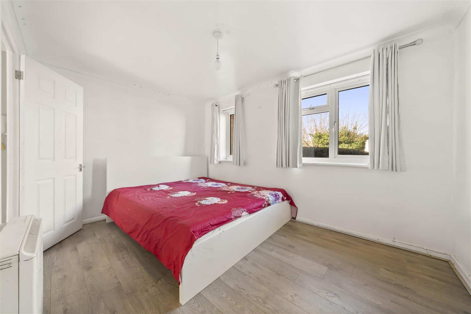 Flat Danbury Crescent in South Ockendon