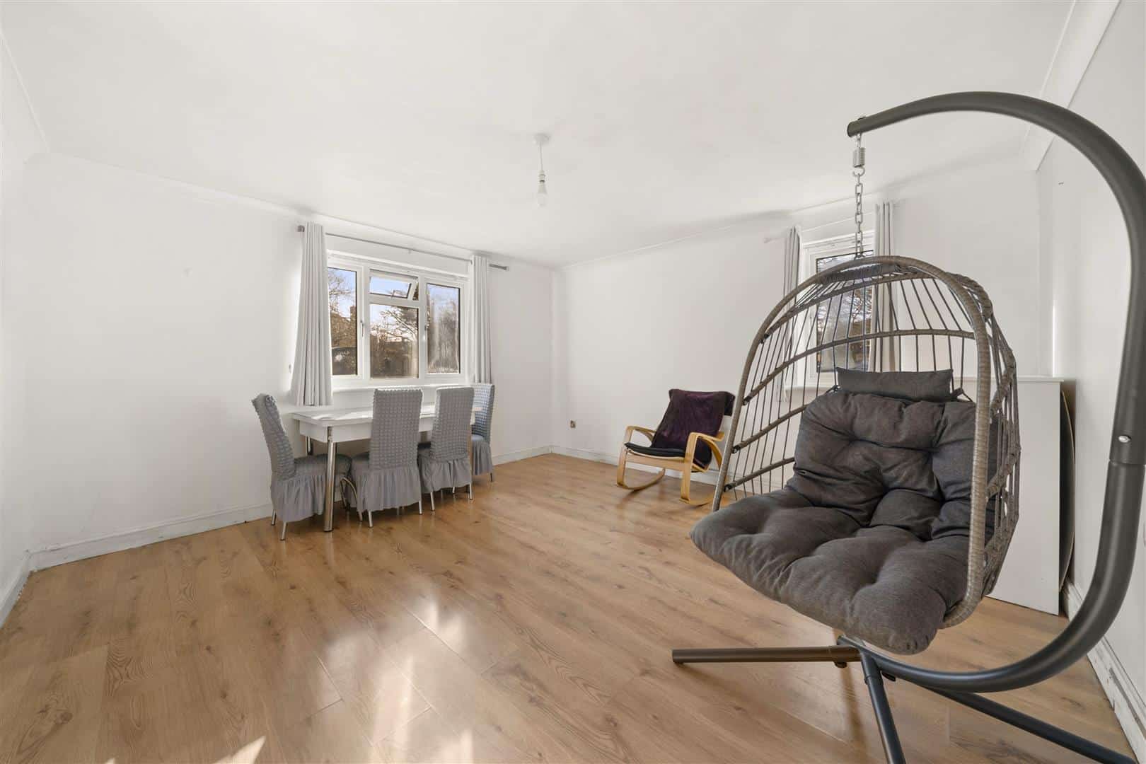 Flat Danbury Crescent in South Ockendon