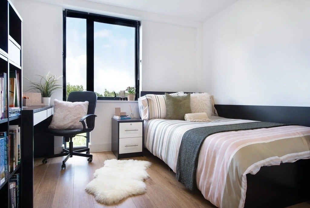 Room Myrtle Street in Liverpool