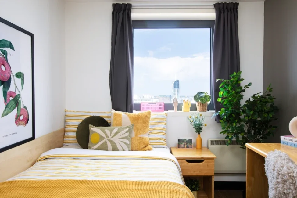 Room Melbourne Place in Portsmouth