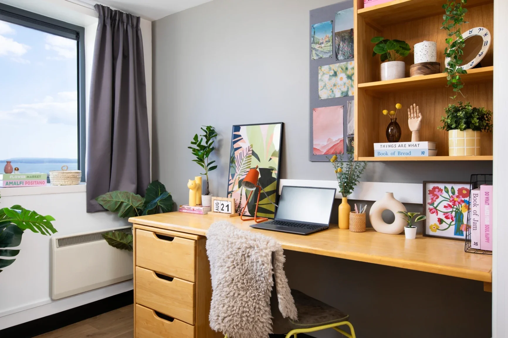 Room Melbourne Place in Portsmouth