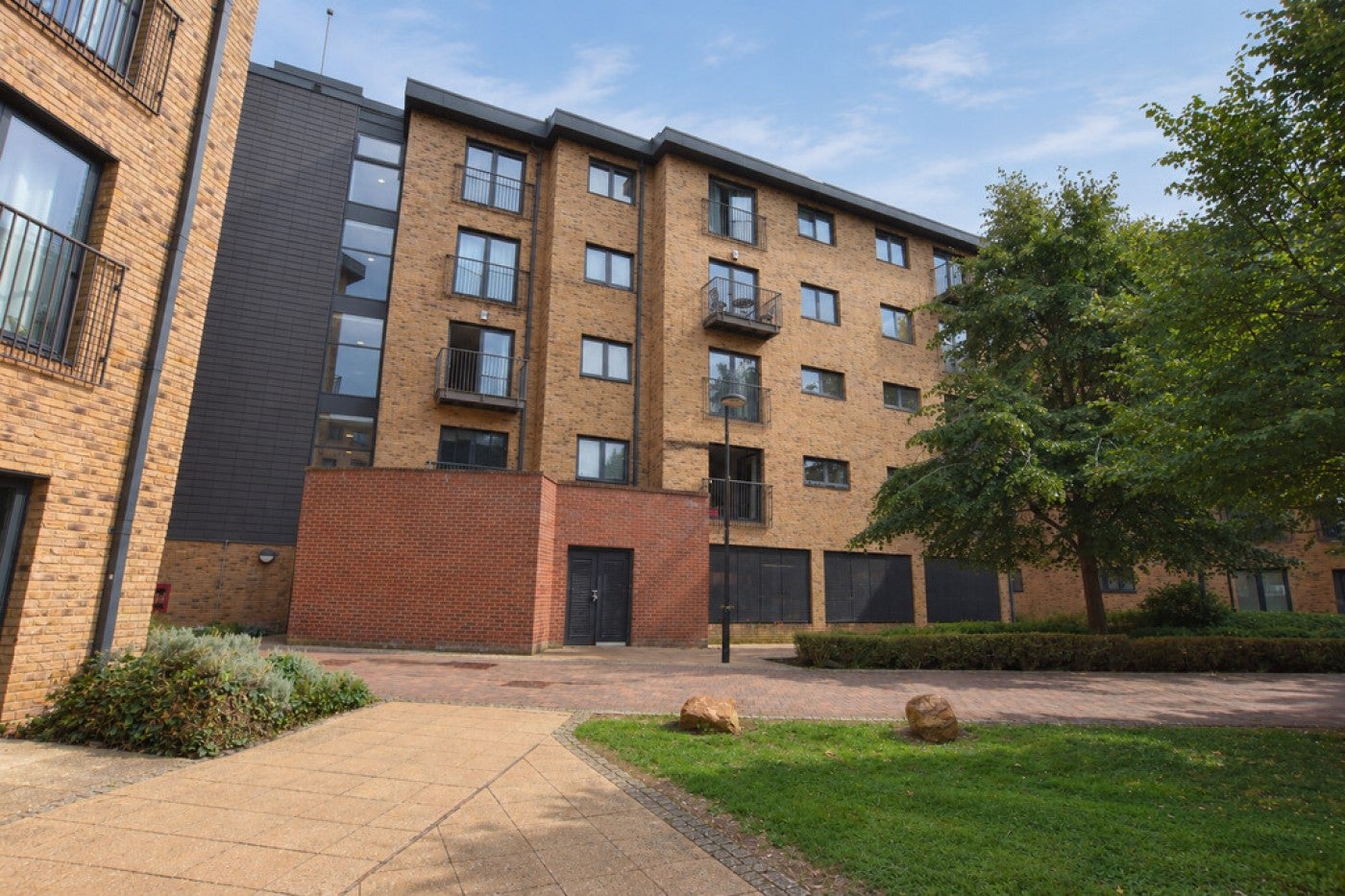 Flat Parsons Court in Cambridge
