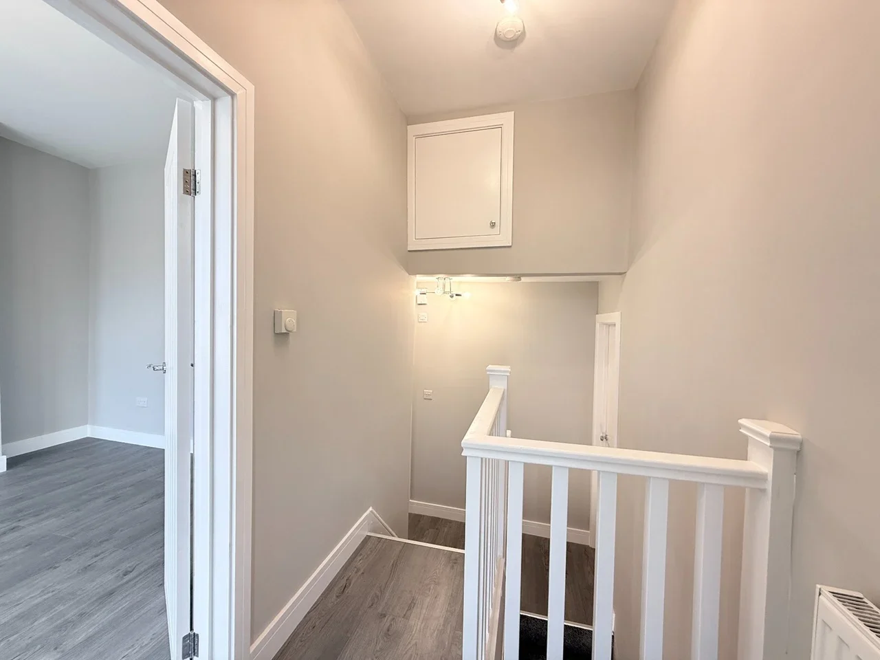 Flat Glenparke Road in Greater London
