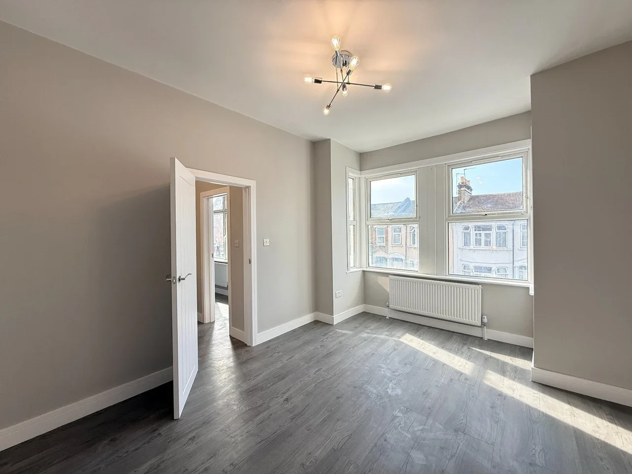 Flat Glenparke Road in Greater London