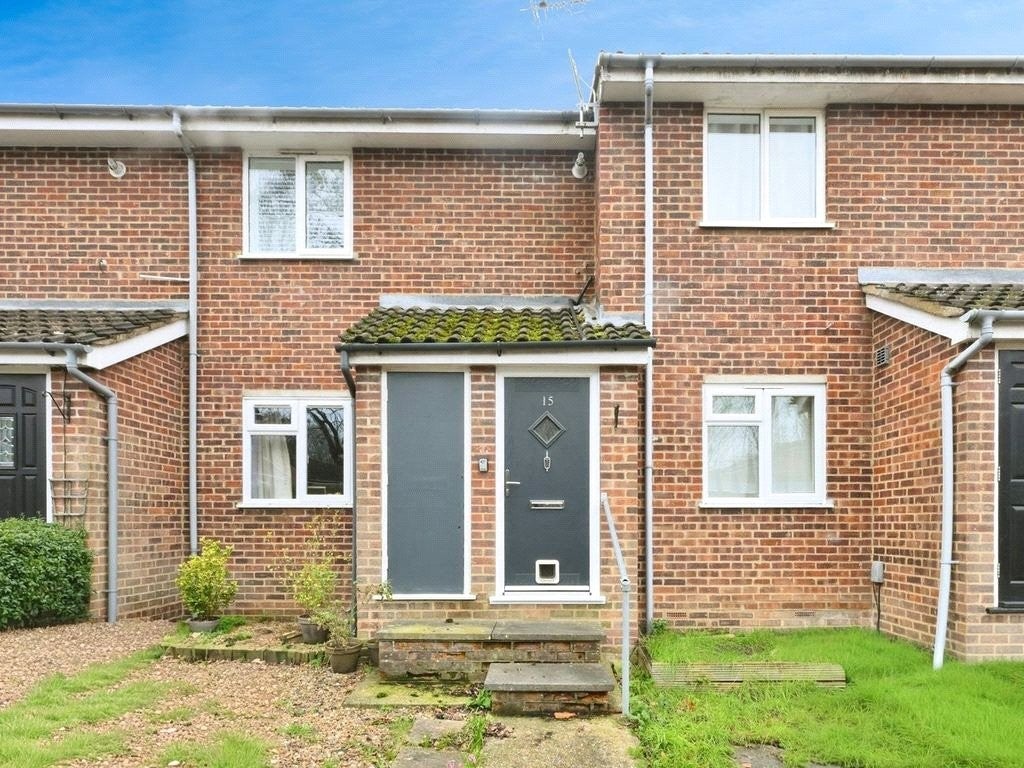 Flat Millstream Close in East Hertfordshire