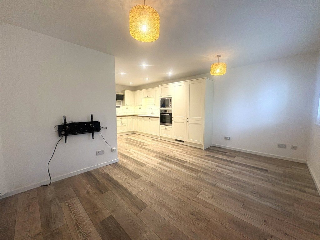 Flat Millstream Close in East Hertfordshire
