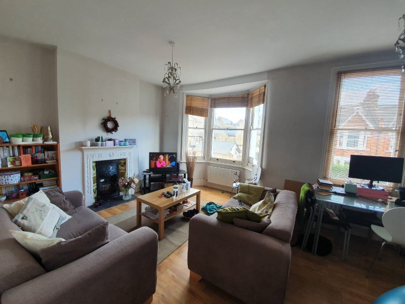 Room Duntshill Road in Greater London