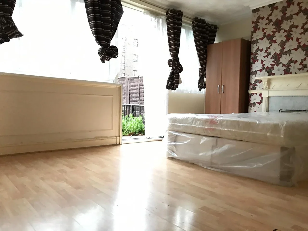 House Garry Way in Greater London