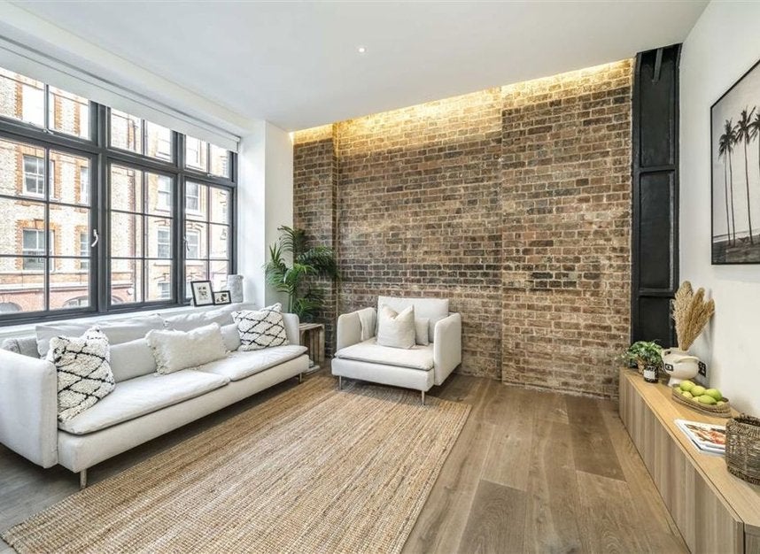 Flat Great Titchfield Street in City of Westminster