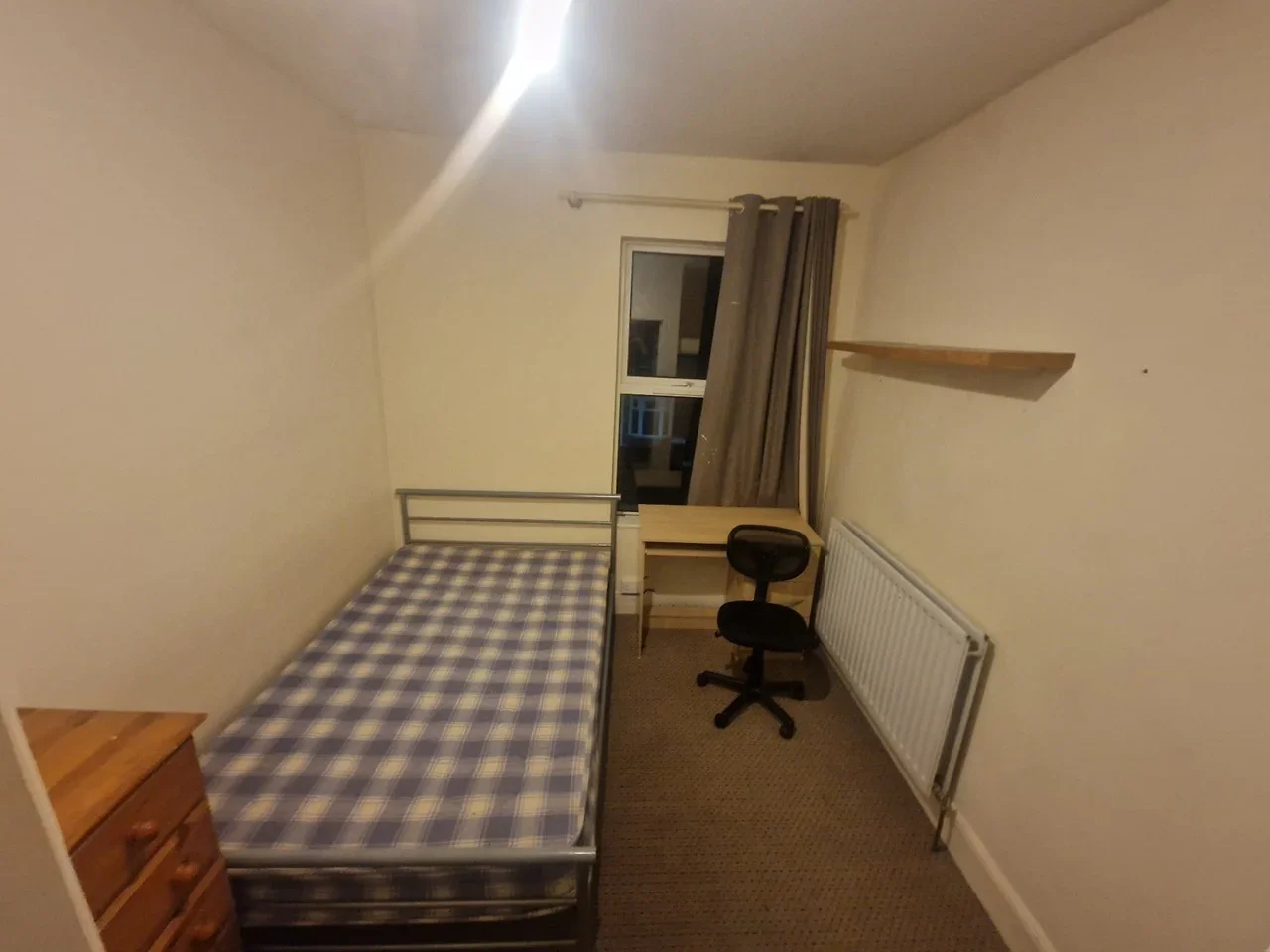 Room Harrow Road in Birmingham