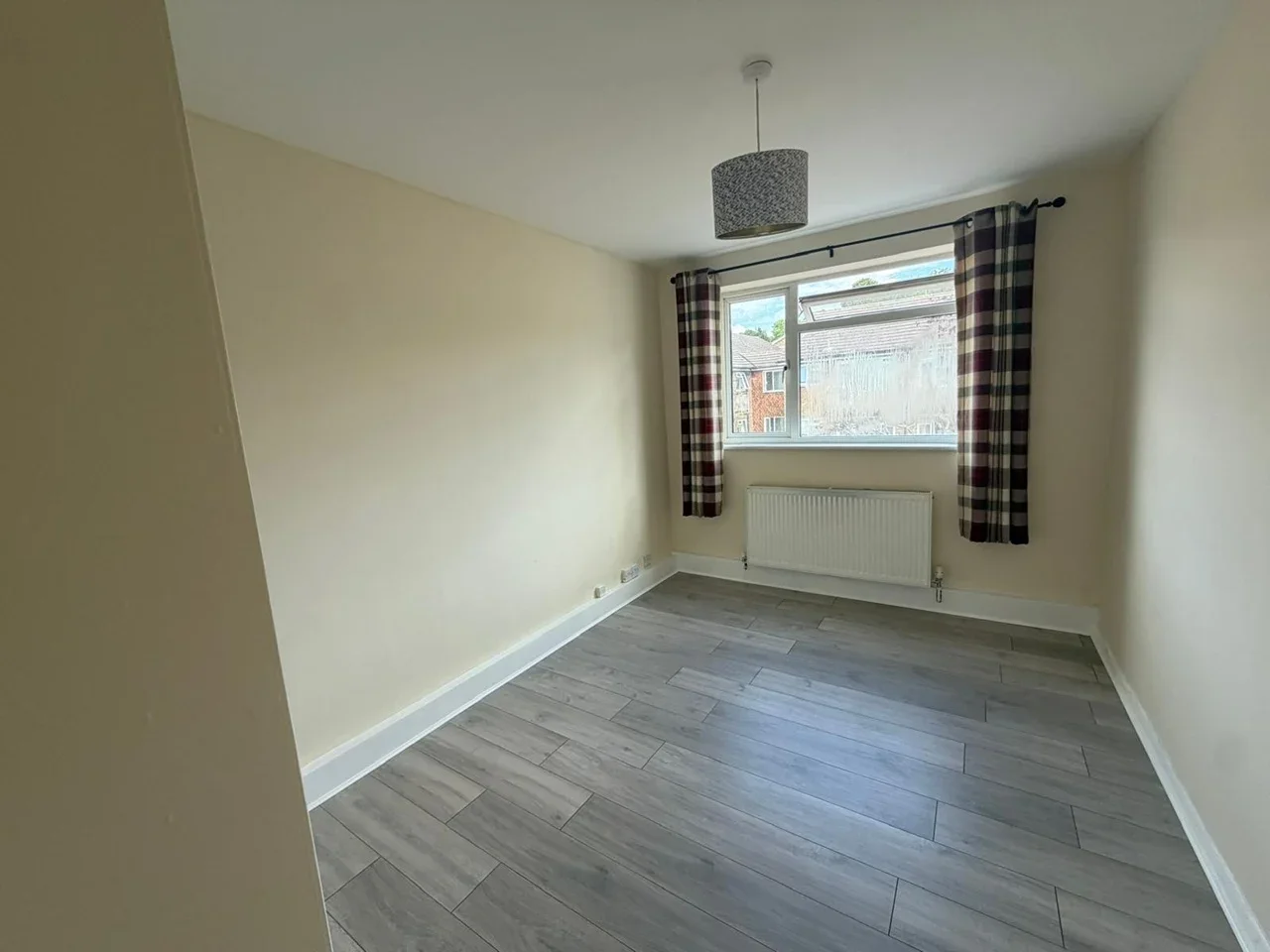 Flat Deer Park Close in Greater London