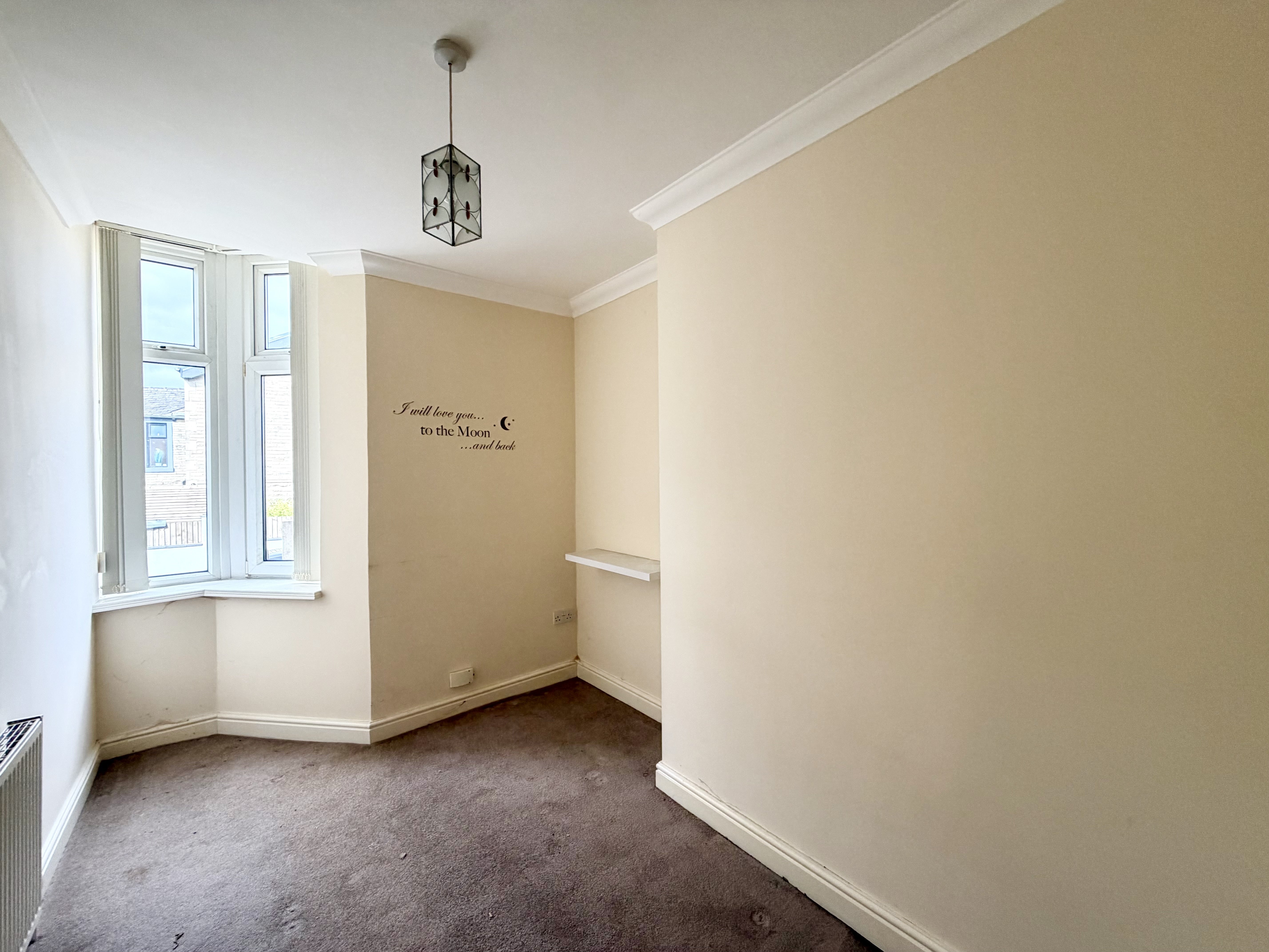 Flat Kensington Place in Burnley