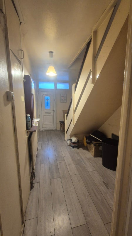 Room Spring Walk in Greater London