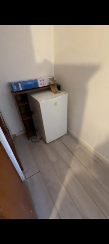 Room Spring Walk in Greater London