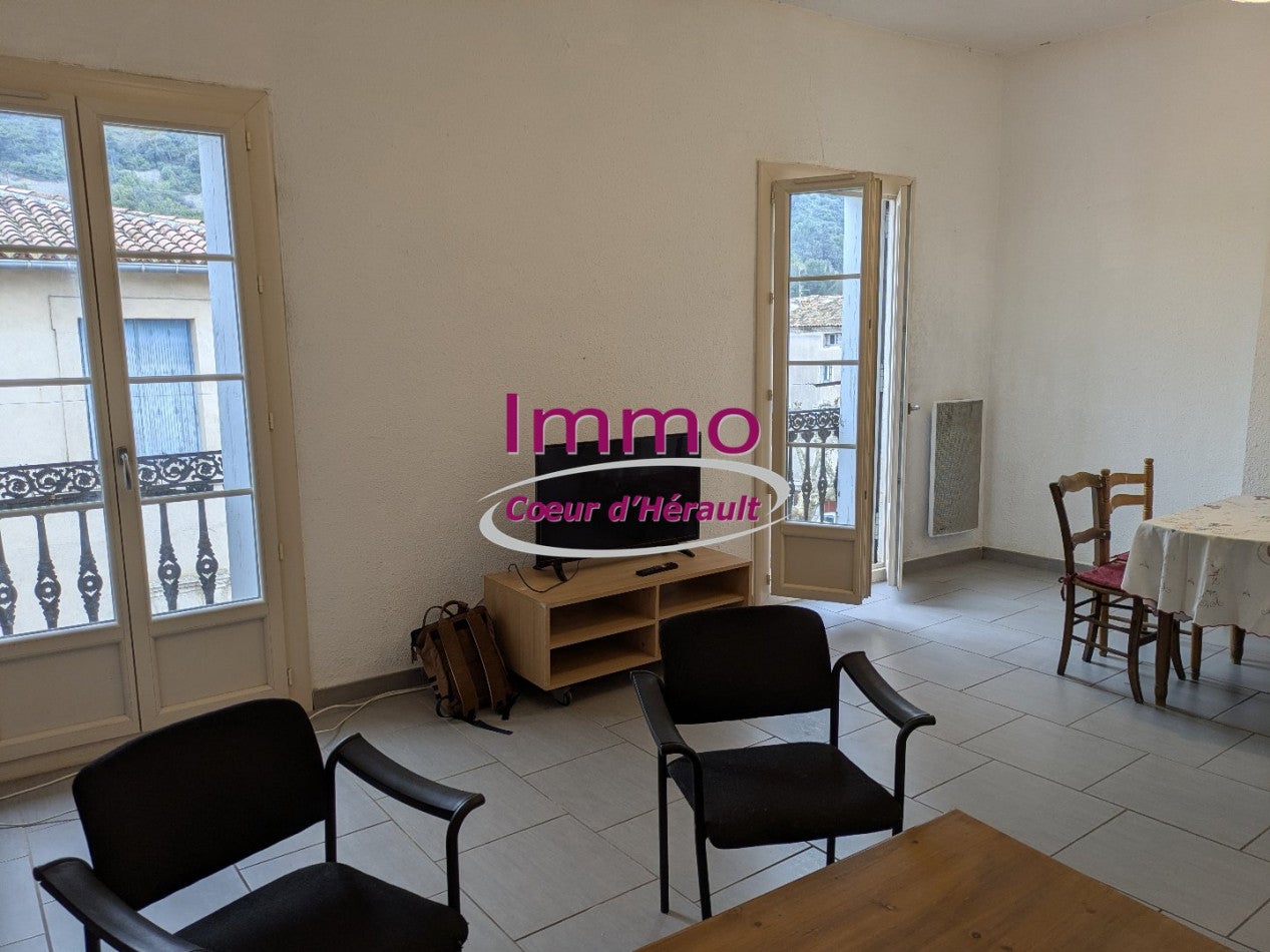 Appartement Place Jules Balestier à Clermont-l'Hérault