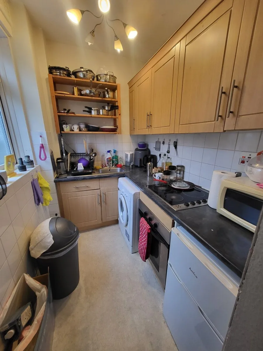 Flat Gordon Road in Greater London