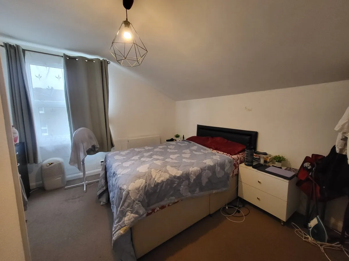 Flat Gordon Road in Greater London