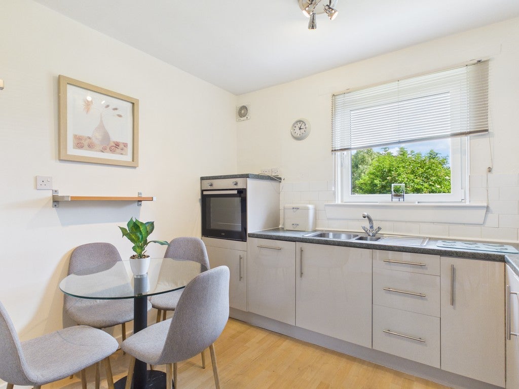 Flat Anniesland Road in Glasgow