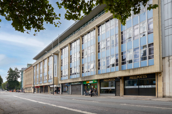 Flat Victoria Street in Bristol