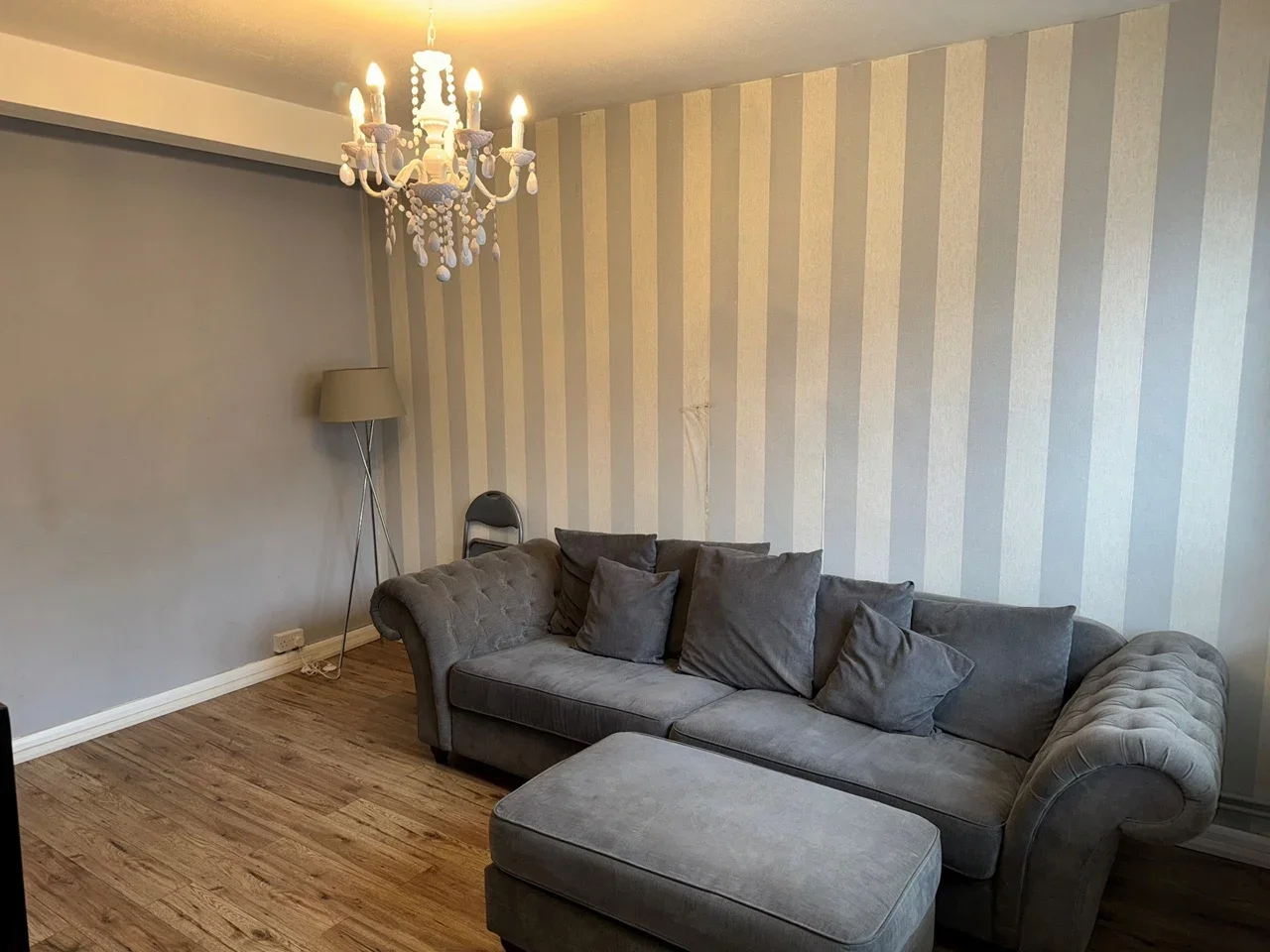 Flat Long Lane in Greater London