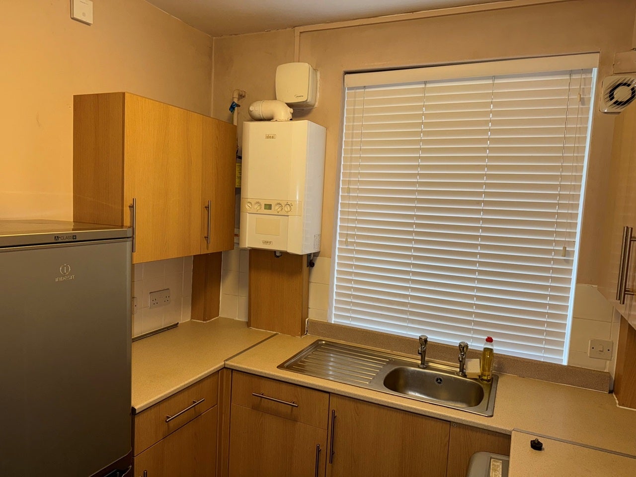 Flat Long Lane in Greater London