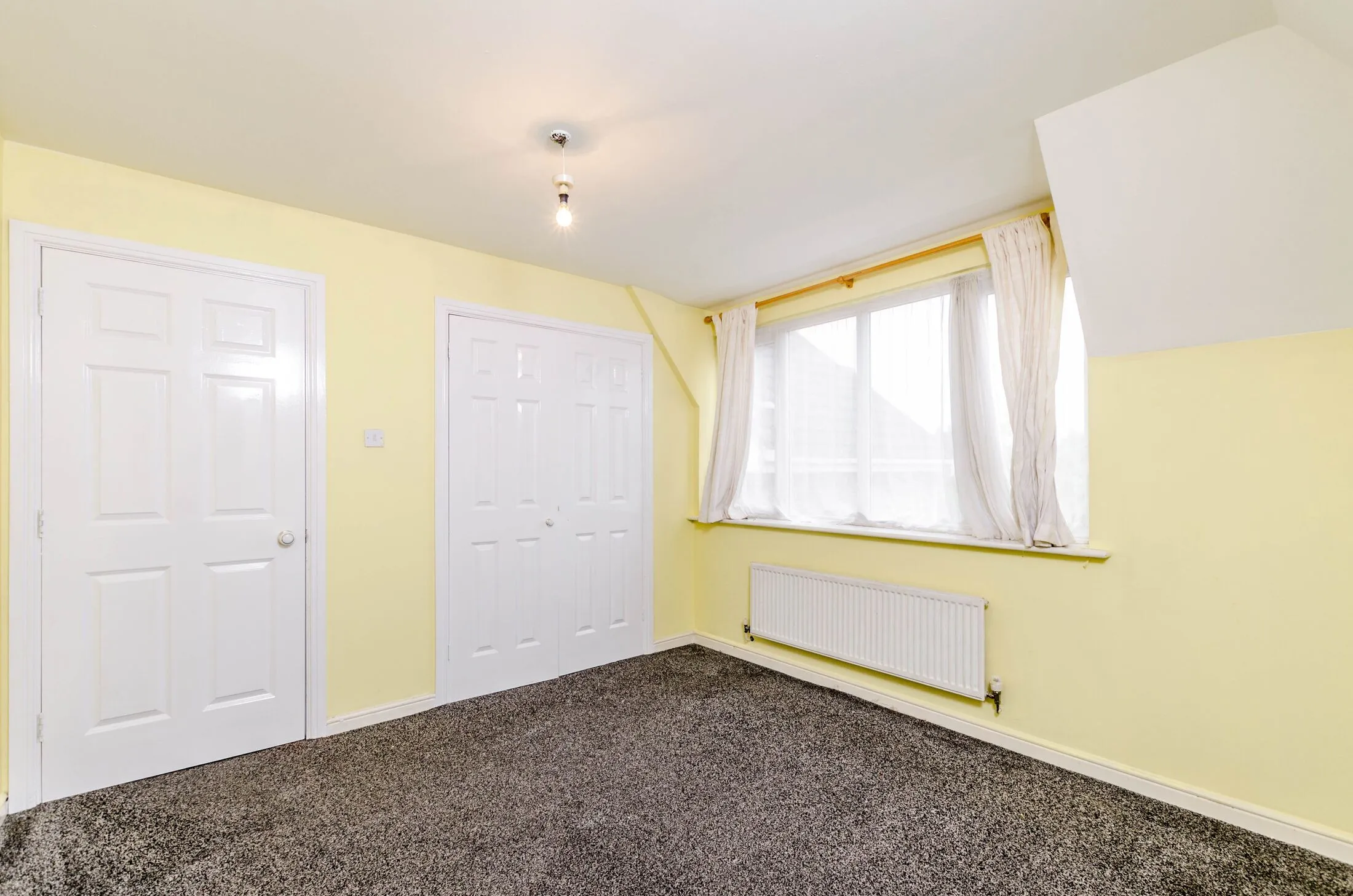 Flat Manorgate Road in Greater London