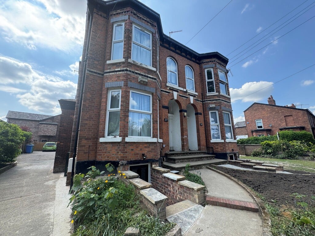 Flat Southern Road in Trafford