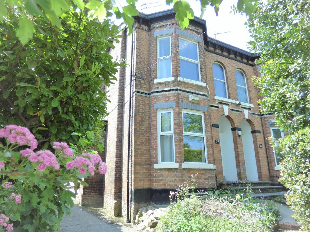 Flat Southern Road in Trafford