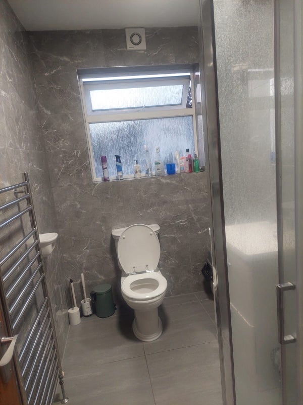 Room Bell Brook Rise in Greater London