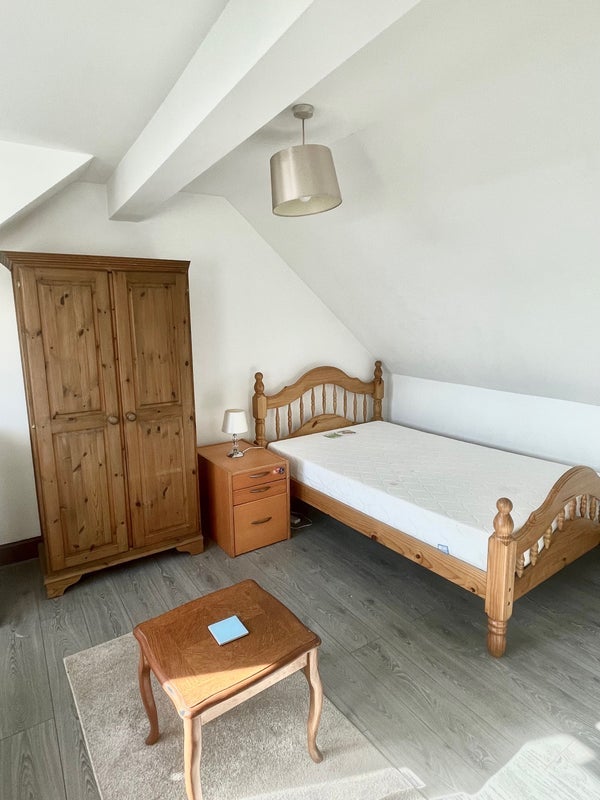 Room Bell Brook Rise in Greater London