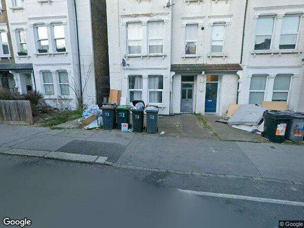 Flat Whitworth Road in Greater London