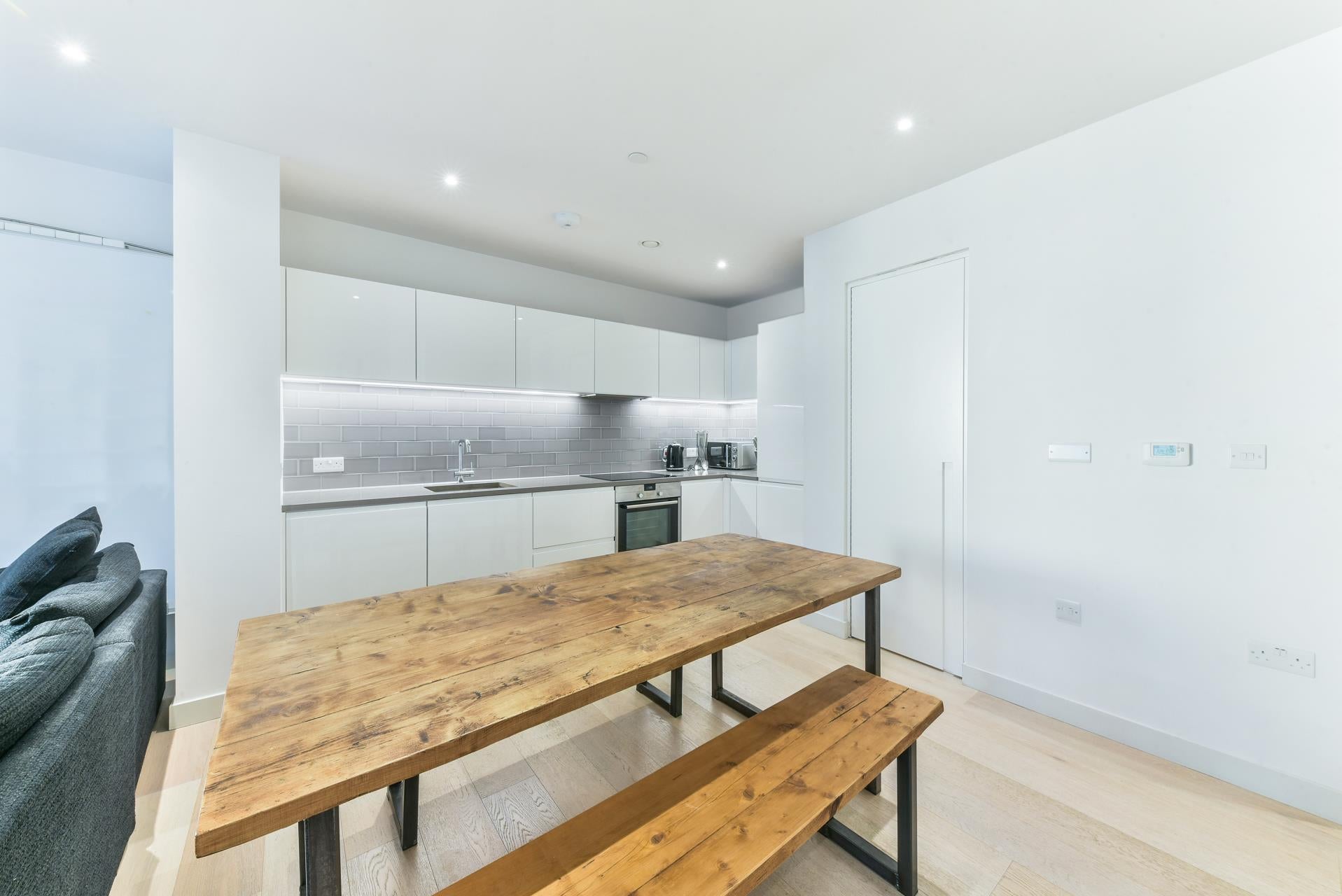 Flat Rawsthorne Close in Greater London