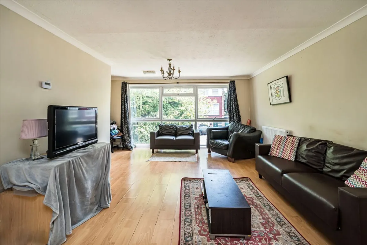 House Lanark Close in Greater London