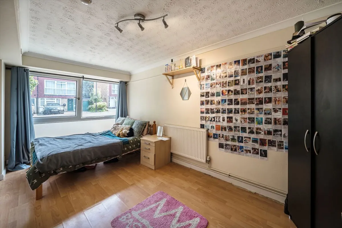 House Lanark Close in Greater London