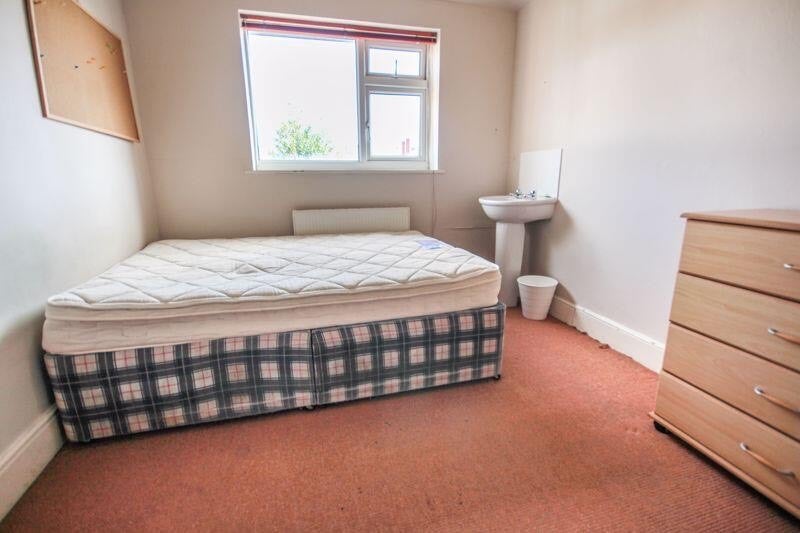 Room Corporation Road in Bournemouth