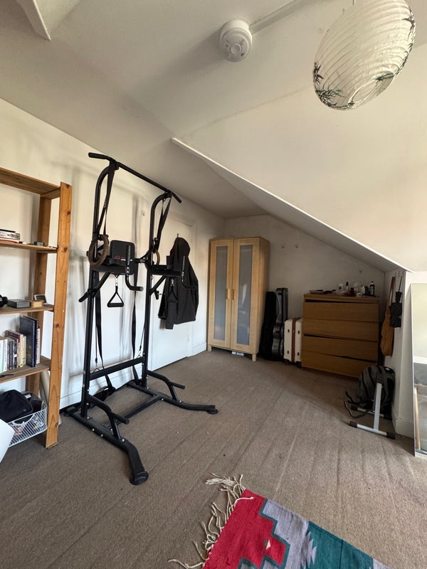 Room Baronsmere Road in Greater London