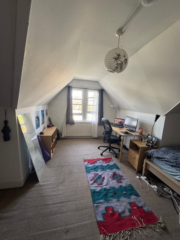 Room Baronsmere Road in Greater London