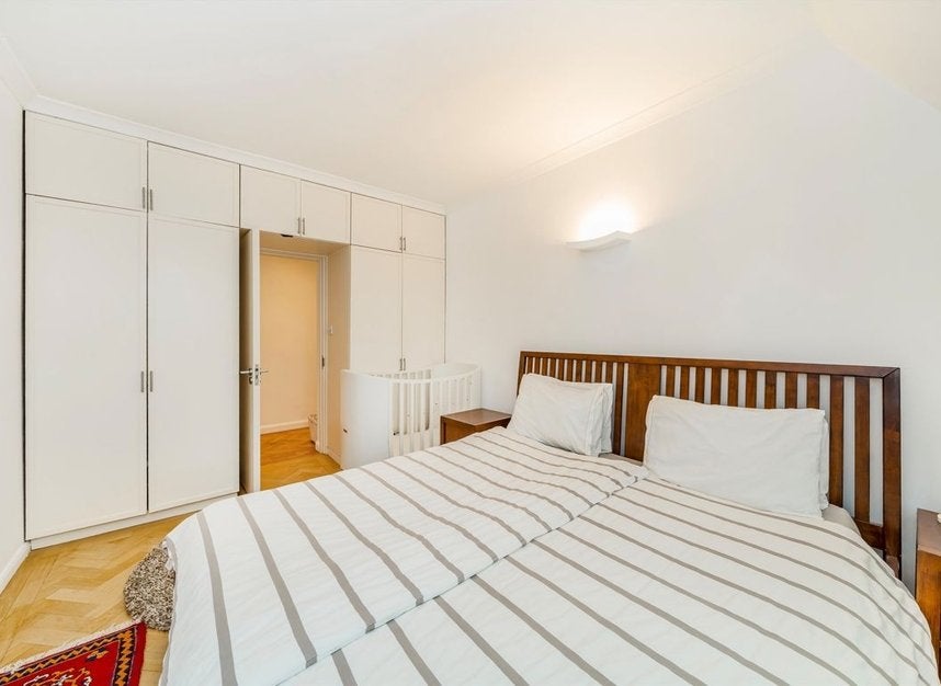 Flat Kensington Church Walk in Greater London
