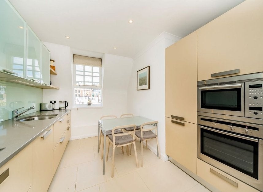 Flat Kensington Church Walk in Greater London
