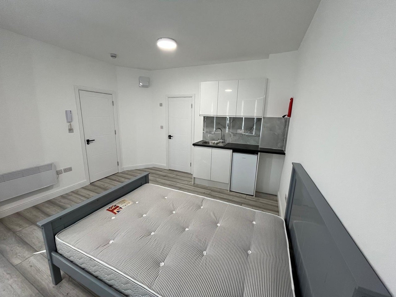 Flat Bessborough Road in Greater London
