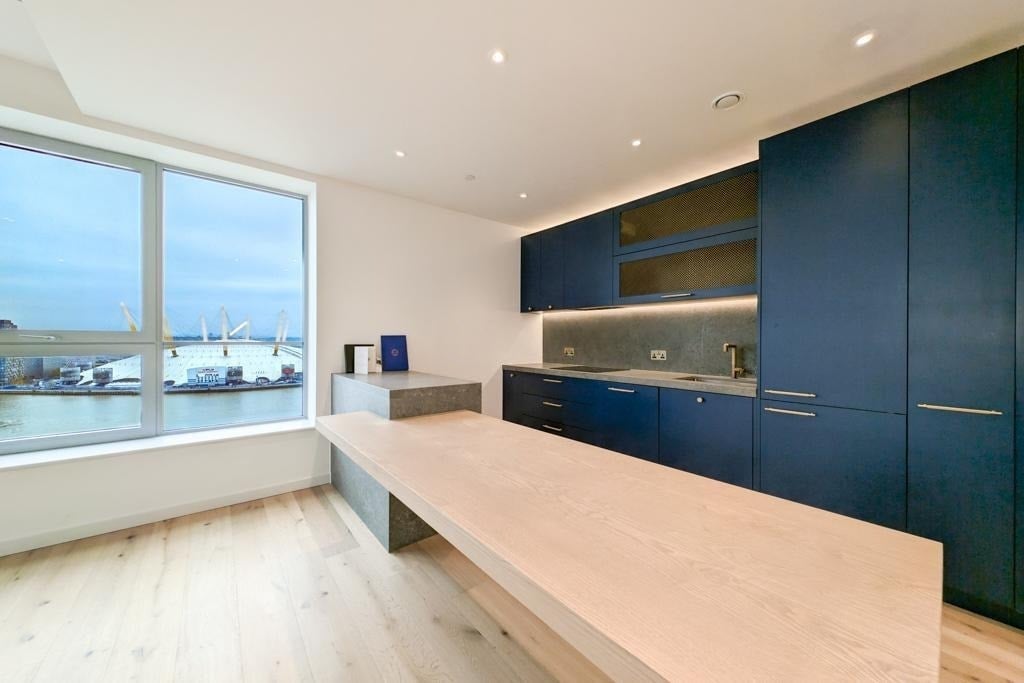Flat Hercules Slip in Greater London