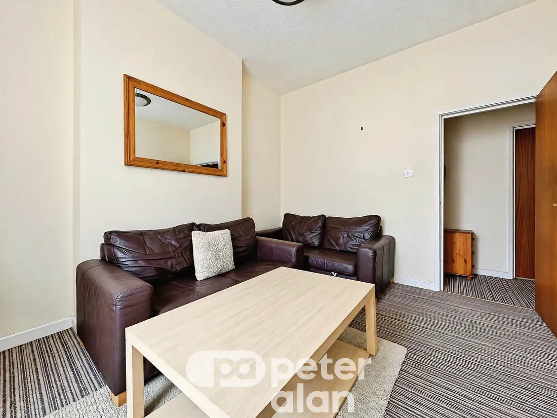 Flat Moira Terrace in Cardiff