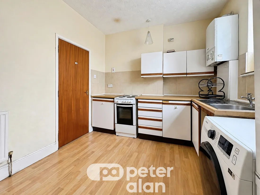 Flat Moira Terrace in Cardiff