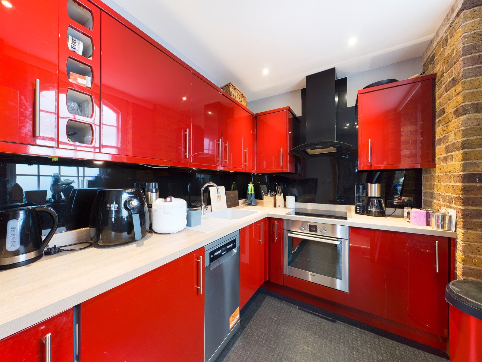 Flat Millpond Court in Borough of Runnymede