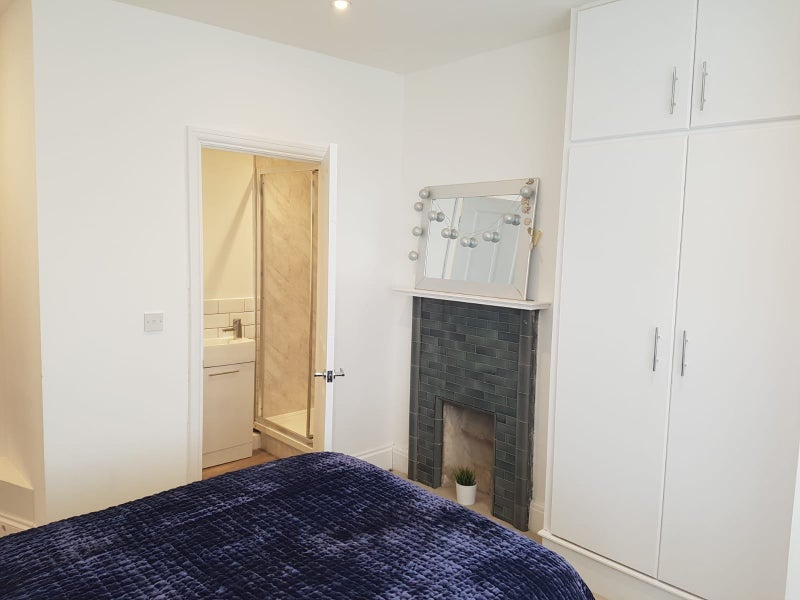 Room Chinbrook Road in Greater London