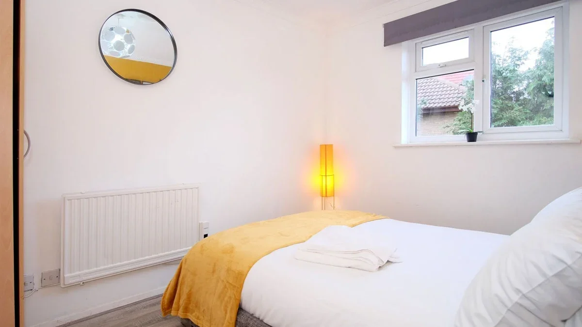 Flat Burdetts Road in Greater London