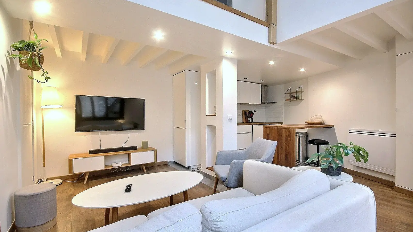 Flat Rue Ampère in Paris