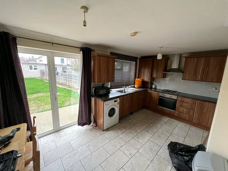 Room Selan Gardens in Greater London