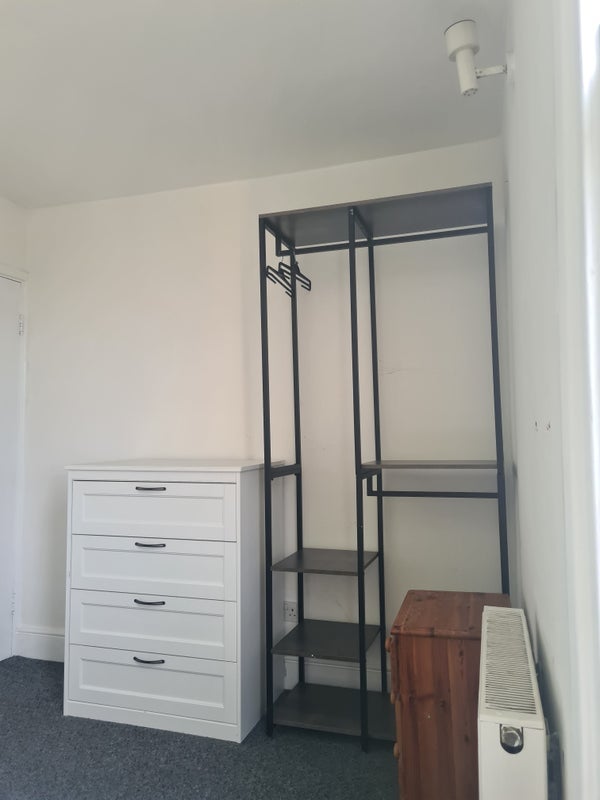 Room Brooke Road in Greater London